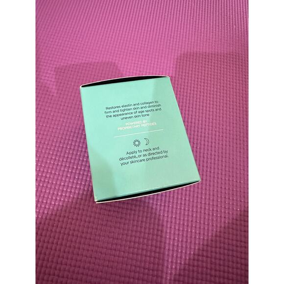 $142 Neocutis Neo Firm Neck & Décolleté Tightening Cream NEW 50g skincare sealed - Picture 3 of 3